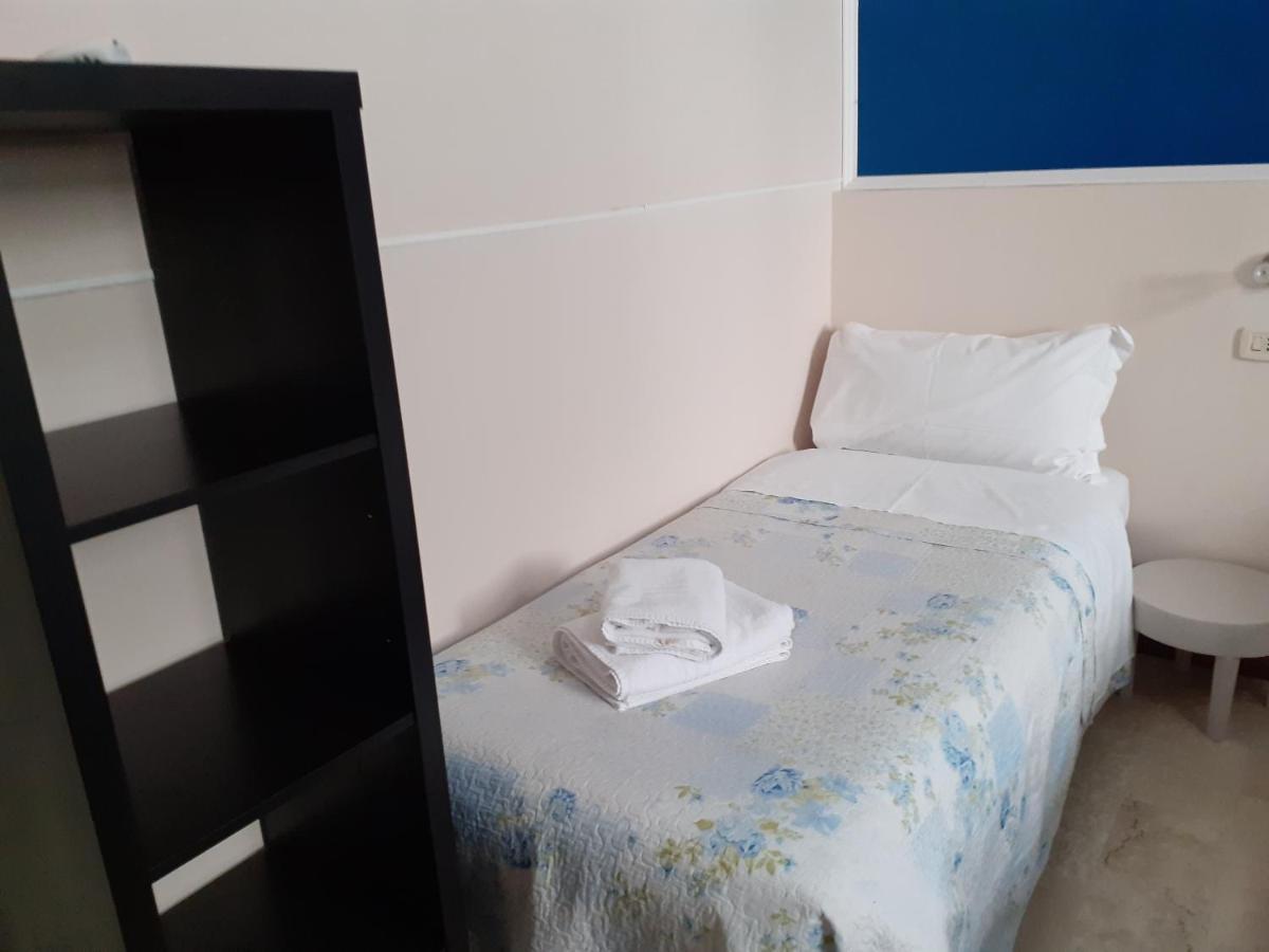 Megaride Guest House Комо Екстериор снимка